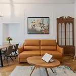 Stylish Apartments Piazza Cavour