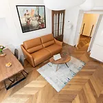 Stylish Apartments Piazza Cavour